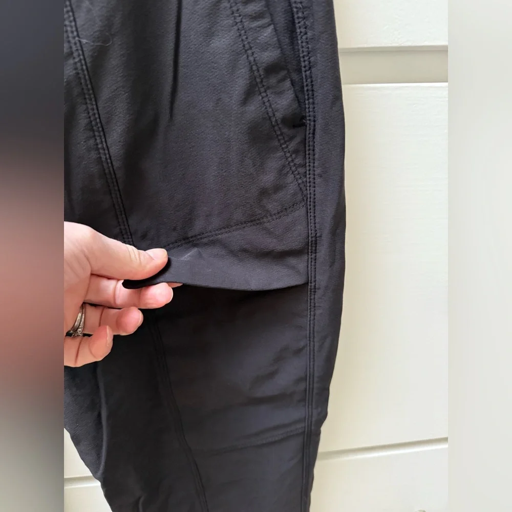 Athleta Wander Utility pant in black and size 4. - Picture 6 of 13